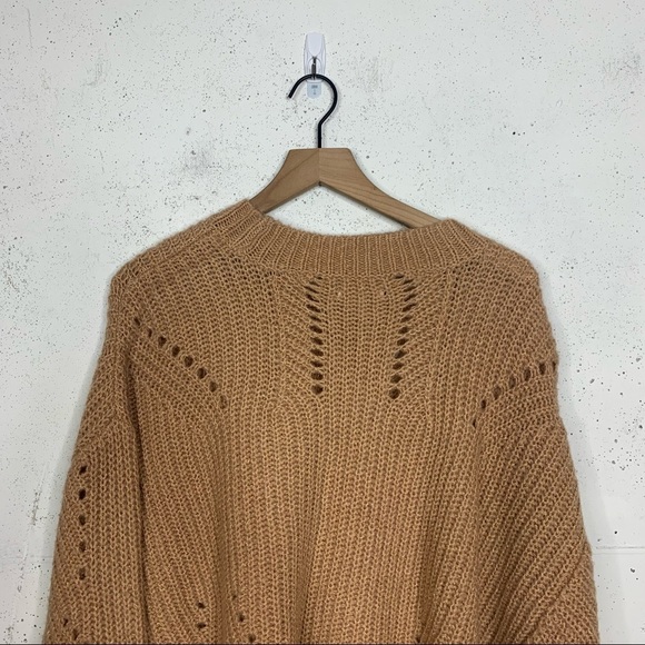 Elizabeth and James Oversize Shimmer Cropped Sweater Size XL - Picture 4 of 9